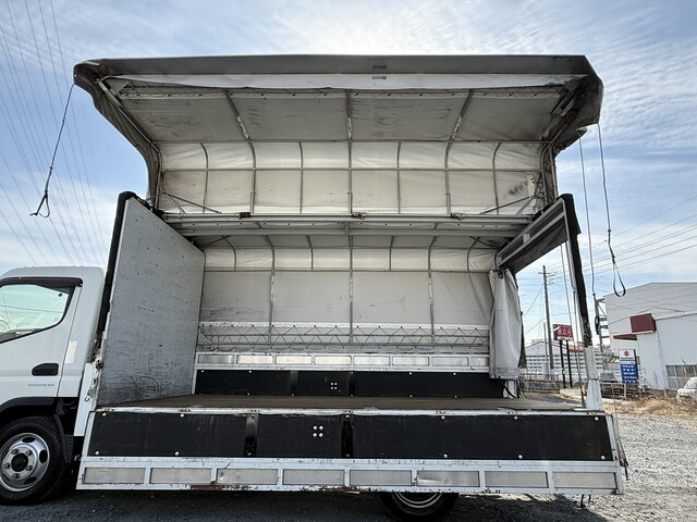 日産アトラス幌ウイング中型（4t）[写真12]