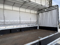 日産アトラス幌ウイング中型（4t）[写真15]