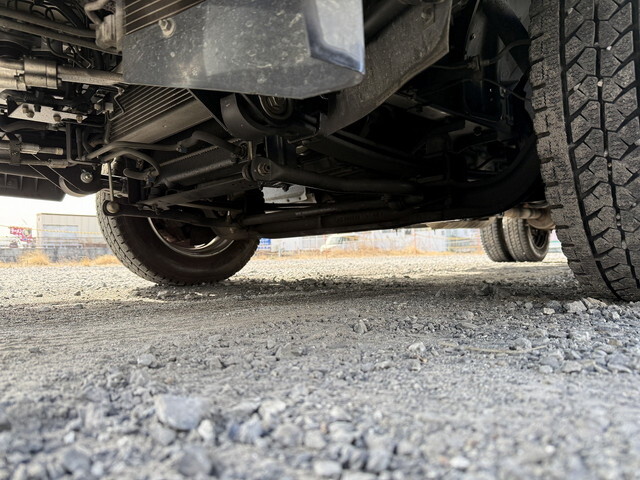 日産アトラス幌ウイング中型（4t）[写真21]