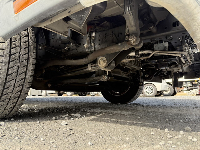 日産アトラス幌ウイング中型（4t）[写真25]