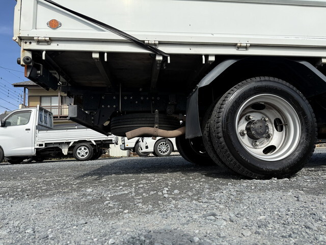 日産アトラス幌ウイング中型（4t）[写真27]
