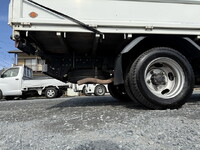 日産アトラス幌ウイング中型（4t）[写真28]