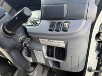 日産アトラス幌ウイング中型（4t）[写真33]