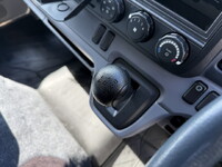 日産アトラス幌ウイング中型（4t）[写真37]