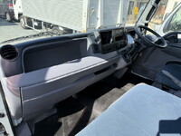 日産アトラス幌ウイング中型（4t）[写真41]