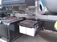 いすゞフォワードミキサー車（コンクリートミキサー）中型（4t）[写真10]