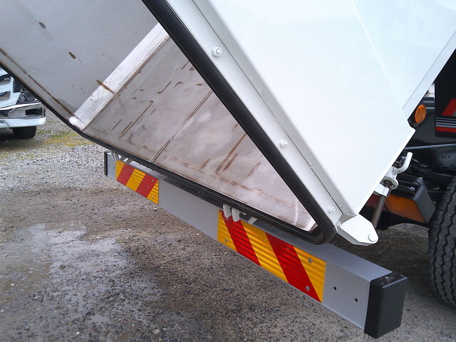 三菱ふそうファイター深ダンプ（土砂禁ダンプ）中型（4t）[写真17]