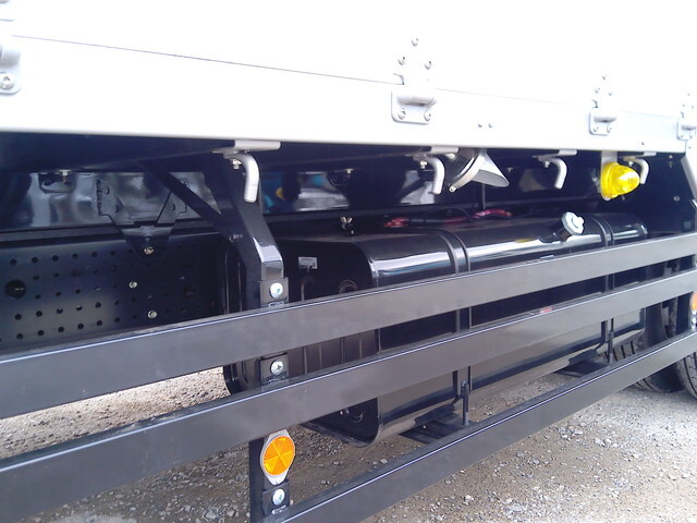 いすゞフォワードアルミブロック増トン（6t・8t）[写真10]