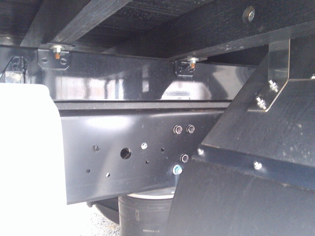 いすゞフォワードアルミブロック増トン（6t・8t）[写真13]