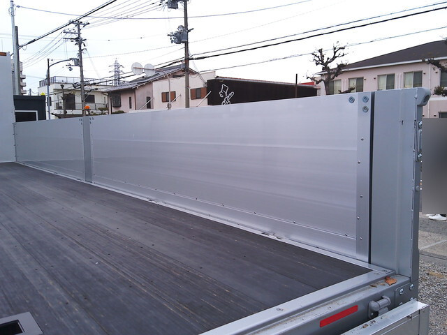 いすゞフォワードアルミブロック増トン（6t・8t）[写真17]