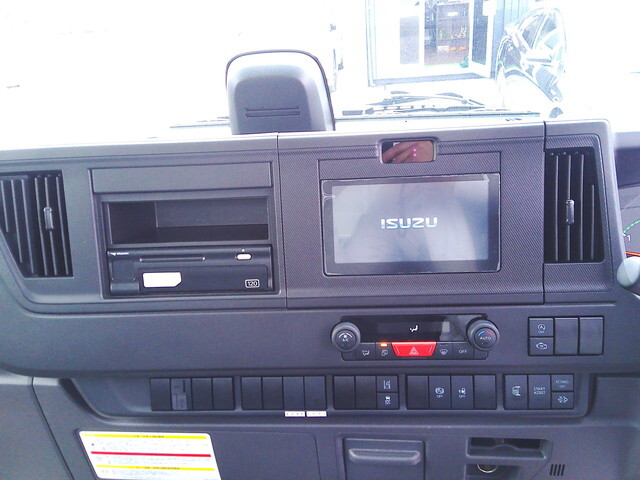 いすゞフォワードアルミブロック増トン（6t・8t）[写真25]