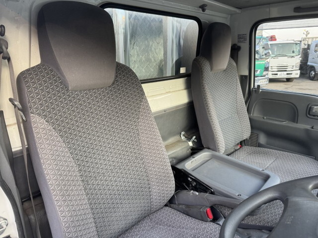 いすゞエルフ平ボディ小型（2t・3t）[写真10]