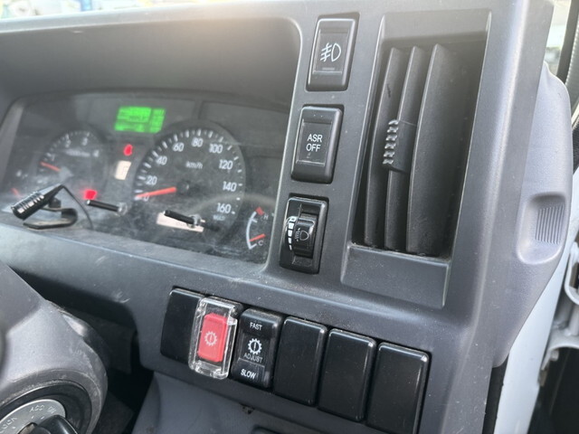 いすゞエルフ平ボディ小型（2t・3t）[写真12]