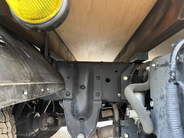 いすゞエルフ平ボディ小型（2t・3t）[写真23]