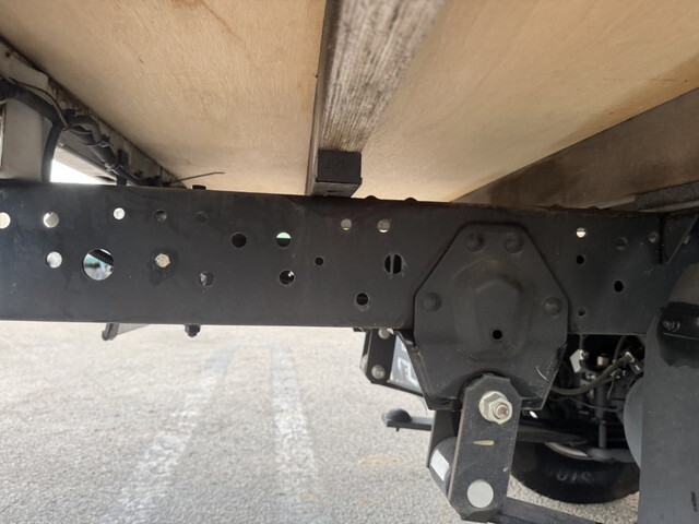 いすゞエルフ平ボディ小型（2t・3t）[写真24]