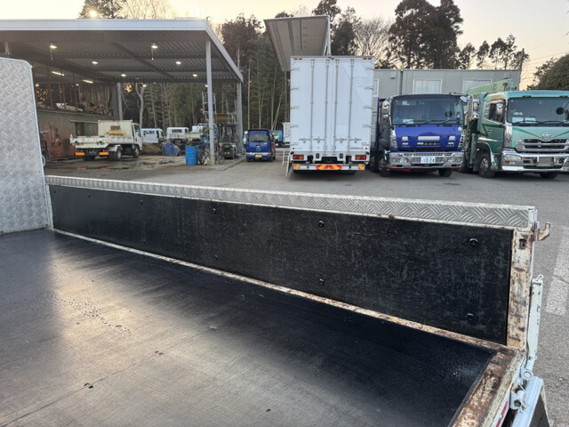 いすゞエルフ平ボディ小型（2t・3t）[写真08]