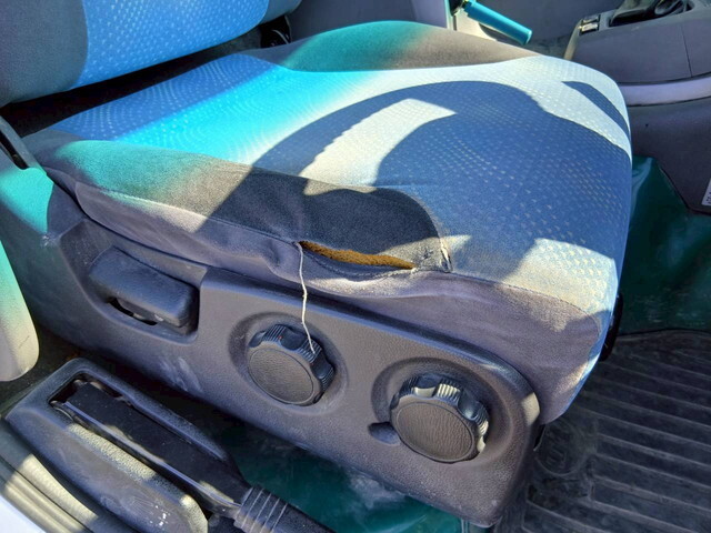 UDトラックスクオントレーラーヘッド（トラクターヘッド）大型（10t）[写真12]