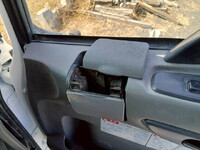 UDトラックスクオントレーラーヘッド（トラクターヘッド）大型（10t）[写真16]