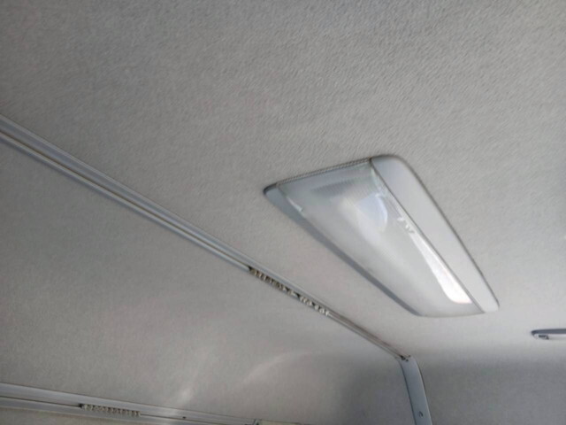 UDトラックスクオントレーラーヘッド（トラクターヘッド）大型（10t）[写真25]