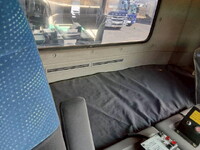 UDトラックスクオントレーラーヘッド（トラクターヘッド）大型（10t）[写真27]