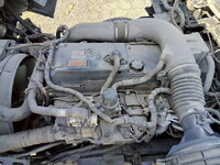 UDトラックスクオントレーラーヘッド（トラクターヘッド）大型（10t）[写真28]