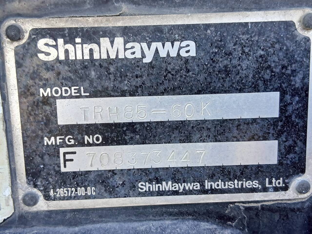 UDトラックスクオントレーラーヘッド（トラクターヘッド）大型（10t）[写真08]