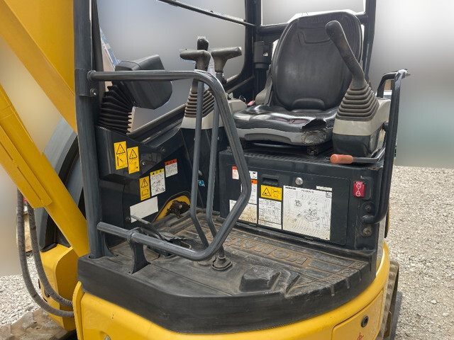 コマツミニユンボ（ミニバックホー）[写真18]