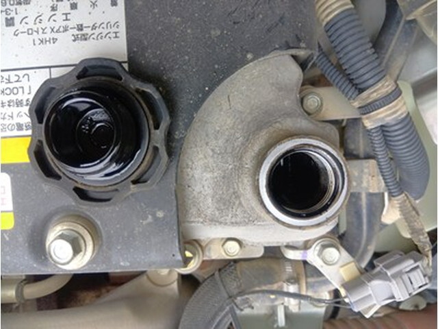 UDトラックスコンドルダンプ中型（4t）[写真19]