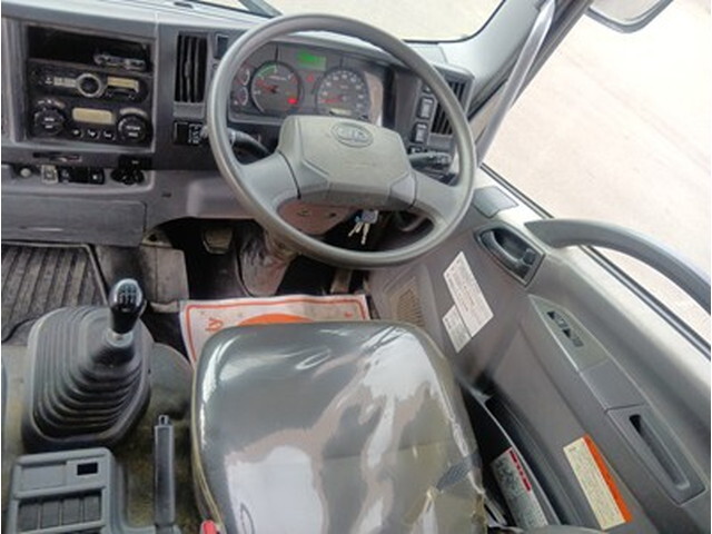 UDトラックスコンドルダンプ中型（4t）[写真24]