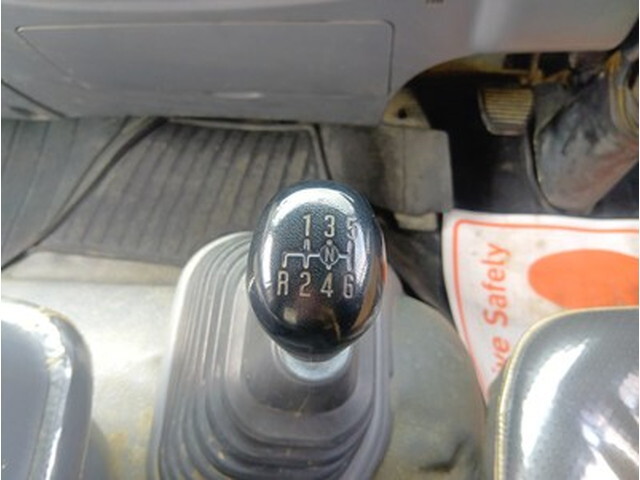 UDトラックスコンドルダンプ中型（4t）[写真26]