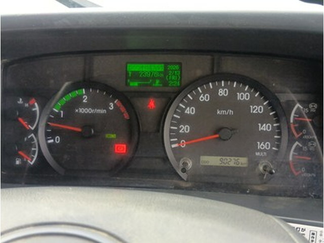 UDトラックスコンドルダンプ中型（4t）[写真27]