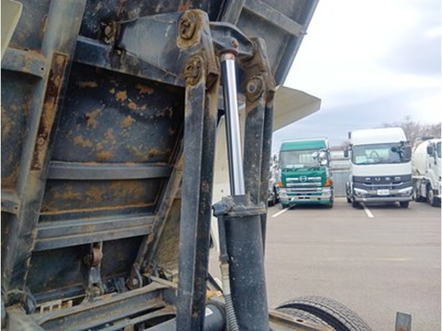 UDトラックスコンドルダンプ中型（4t）[写真07]