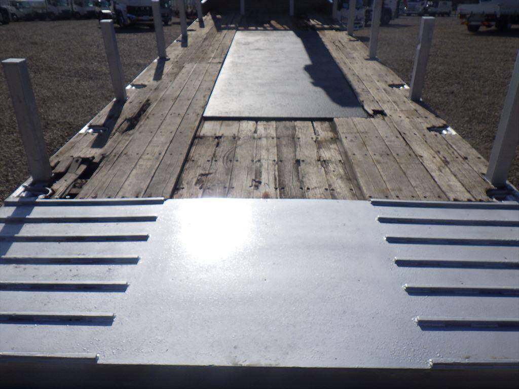 日野プロフィアセルフクレーン3段大型（10t）[写真09]