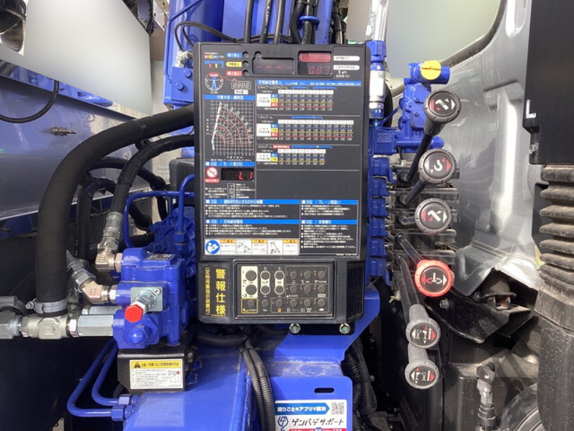 日野レンジャーセーフティクレーン4段増トン（6t・8t）[写真18]