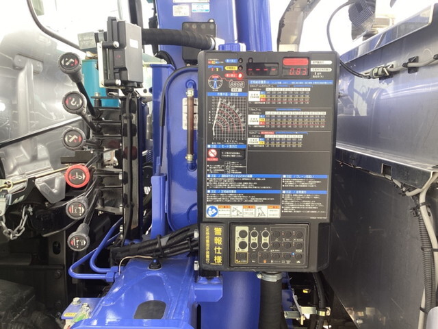 日野レンジャーセーフティクレーン4段増トン（6t・8t）[写真19]