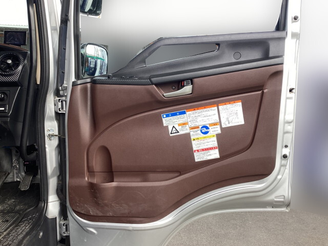 日野レンジャーセーフティクレーン4段増トン（6t・8t）[写真31]