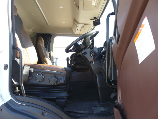 日野プロフィア冷凍車（冷蔵車）大型（10t）[写真08]