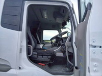 UDトラックスクオントレーラーヘッド（トラクターヘッド）大型（10t）[写真13]