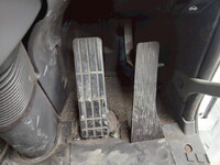 UDトラックスクオントレーラーヘッド（トラクターヘッド）大型（10t）[写真16]