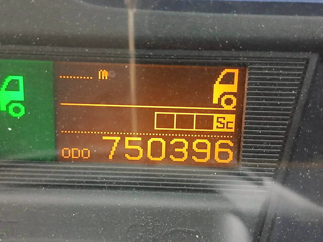 UDトラックスクオントレーラーヘッド（トラクターヘッド）大型（10t）[写真17]