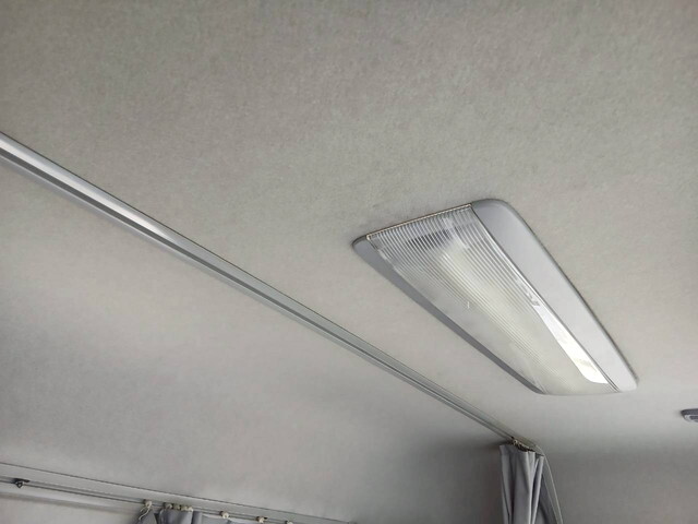 UDトラックスクオントレーラーヘッド（トラクターヘッド）大型（10t）[写真23]