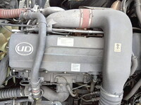 UDトラックスクオントレーラーヘッド（トラクターヘッド）大型（10t）[写真29]