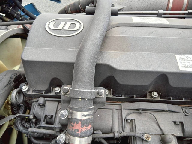 UDトラックスクオントレーラーヘッド（トラクターヘッド）大型（10t）[写真32]