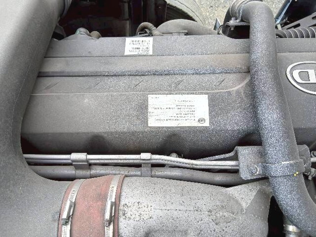 UDトラックスクオントレーラーヘッド（トラクターヘッド）大型（10t）[写真34]