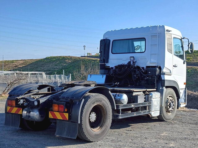 UDトラックスクオントレーラーヘッド（トラクターヘッド）大型（10t）[写真06]