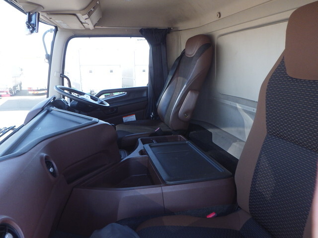 日野プロフィアアルミウイング大型（10t）[写真13]