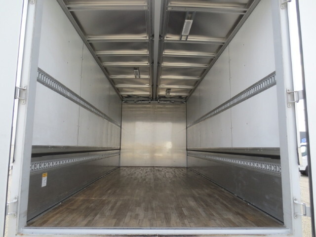 三菱ふそうファイターアルミウイング中型（4t）[写真11]