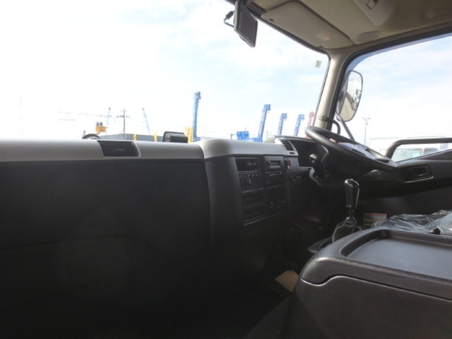 三菱ふそうファイターアルミウイング中型（4t）[写真14]