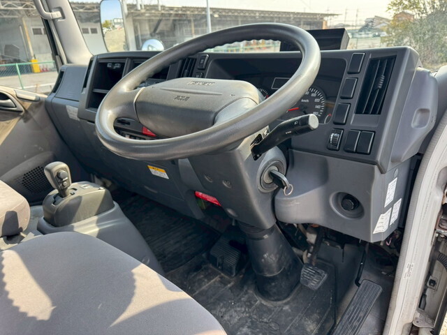 いすゞエルフクレーン4段小型（2t・3t）[写真36]