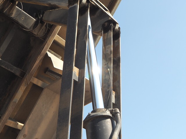 三菱ふそうスーパーグレートダンプ大型（10t）[写真11]